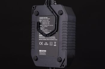 Oxford Oximiser Pro 5000 Battery Charger Review — Motorcycle/Car/Campervan Optimiser